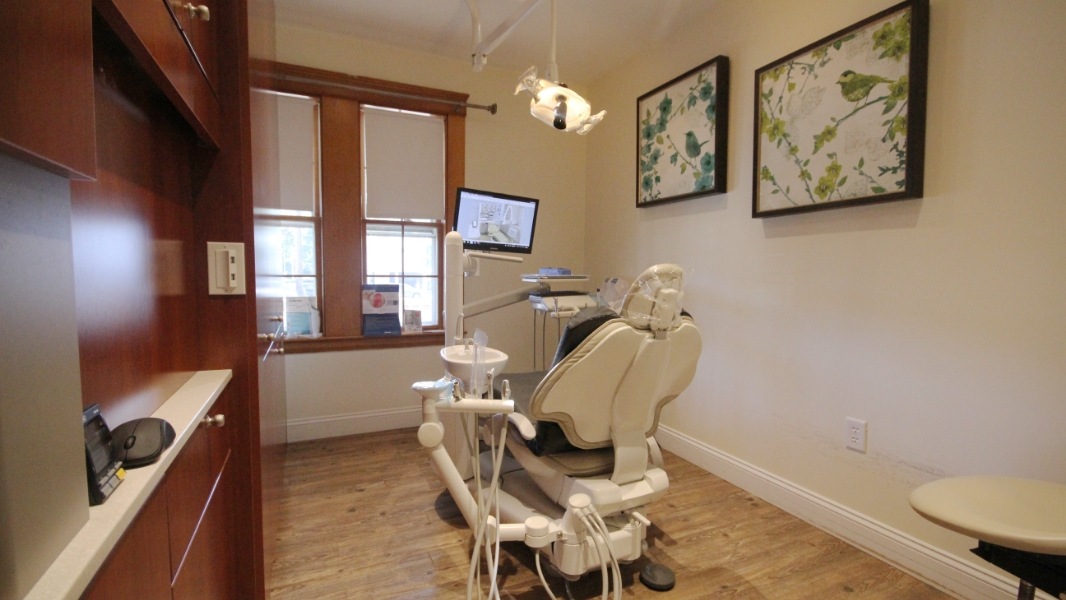 Dental treatment room